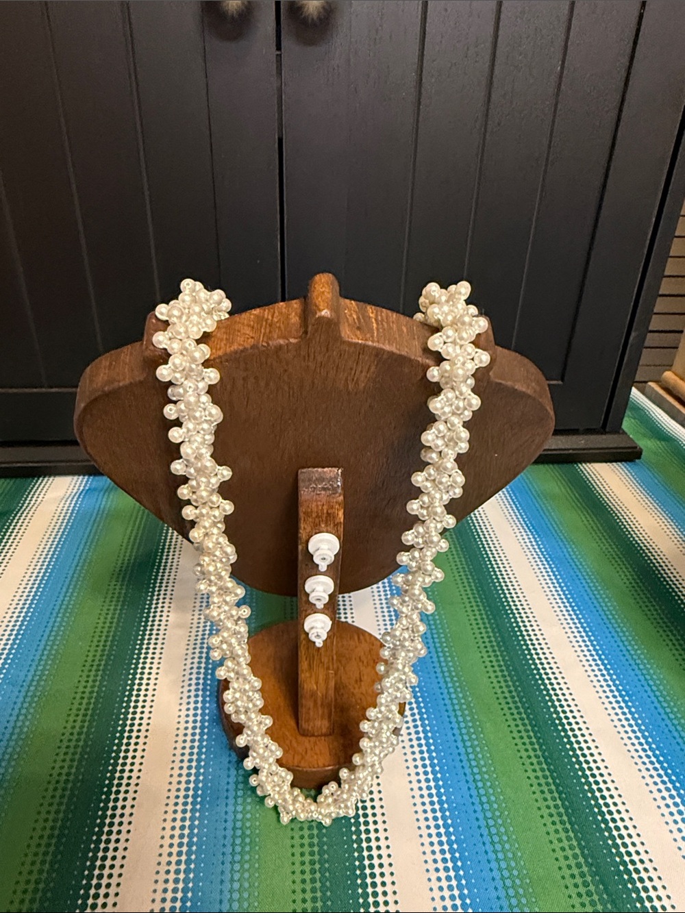 Faux Pearl Cluster Statement Necklace - White - Picture 2 of 4